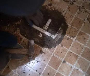 七星关卫生间漏水维修公司为您分享下卫生间渗水如何处理及注意事项